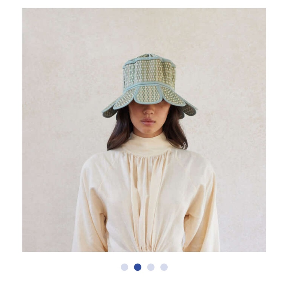 Cream and Green Structured Hat with Curved Brim